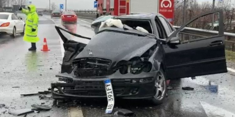 Mëngjes i zi/ Aksident tragjik në aksin kombëtar, humb jetën çifti, dy fëmijët e mitur…