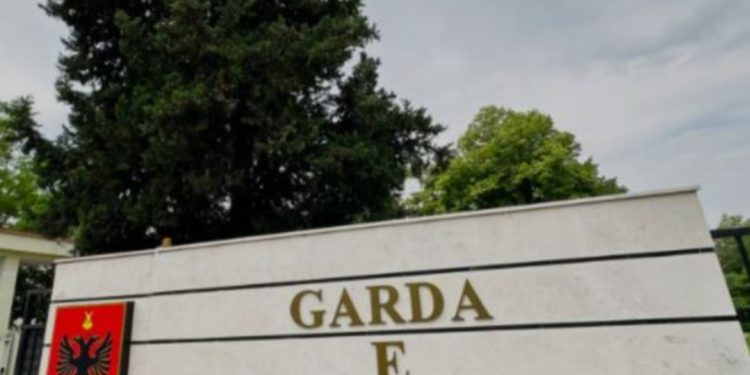 Kush është ish-deputeti i PS në garë për kreun e ri të GARDËS, ja emrat…