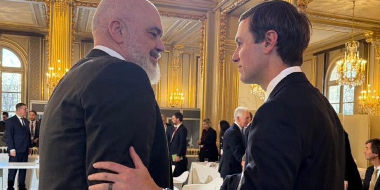 E bujshme/ Rama takon dhëndrin e Donald Trumpit në Paris