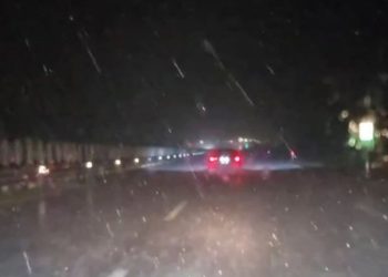 Ky qytet “pushtohet” nga stuhi e fuqishme, vështirësi në autostradën kombëtare…