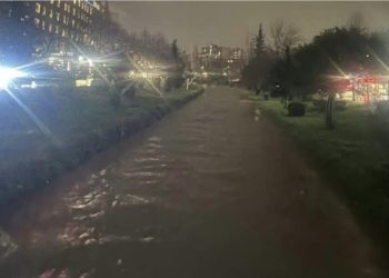Tirana “pushtohet” nga moti i keq, lumi Lana rrezikon të dalë nga shtrati! Ja zona më e rrezikuar…
