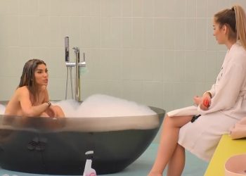 Eskalon Big Brother Kosova/ Skena të nxehta, Bia lahet në vaskë siç e ka “bërë nëna” (VIDEO+18)
