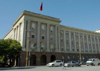 Përfaqësues të ambasadës Amerikane në Kuvend, takim i papritur me…