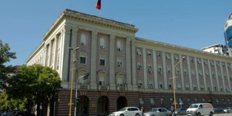 Përfaqësues të ambasadës Amerikane në Kuvend, takim i papritur me…