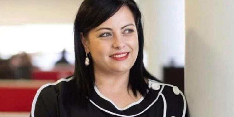 LAJM I TRISHTË! Humbje e madhe për sektorin Financiar, ndahet nga jeta në moshën e re…