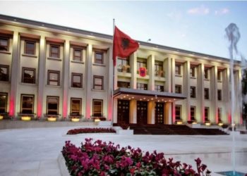 E firmos Presidenti! Emërohet komandanti i ri i Forcave të Armatosura…