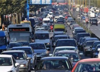 “Përfitojnë 770 mijë pronarë mjetesh!”/ Taksa e makinave, vjen ndryshimi i bujshëm…