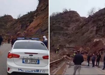 Masiv dheu shembet në mes të rrugës! Mbyllet qarkullimi në aksin kombëtar që lidh Tiranën me…