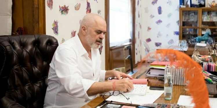 Edi Rama përtej zyrës së Kryeministrit, kush janë veprat e tij që shiten 50 mijë euro…