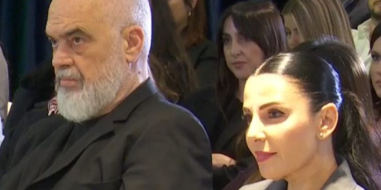 Balluku, vetëm Edi Rama e di çfarë do të ndodhë sot në shtëpinë e ish-mbretit të vetëm shqiptar