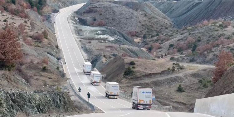 Izolimi i juglindjes/ Vjen zgjidhja dhe LAJM I MIRË, kamionët…