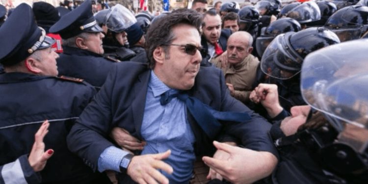Çfarë “skenari” do ndodhë?! Edi Paloka: Me 10 shkurt nuk ka tërheqje nga sheshi…