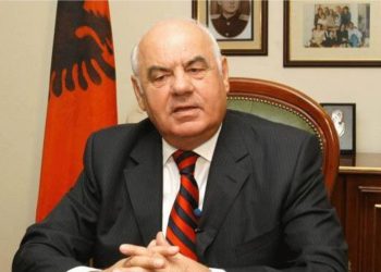 Ish-presidenti Alfred Moisiu në spital, mjekët ndërhyjnë me një pajisje për t’i…