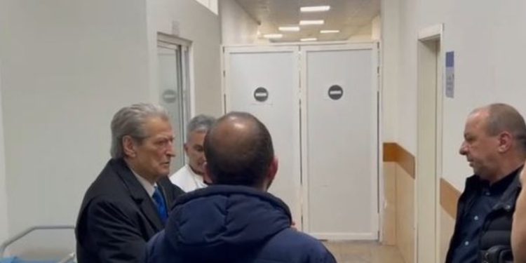 “Policët u sollën si BISHA!”/ Nallbati te Trauma, Berisha mbërrin në spital: Goditje me…