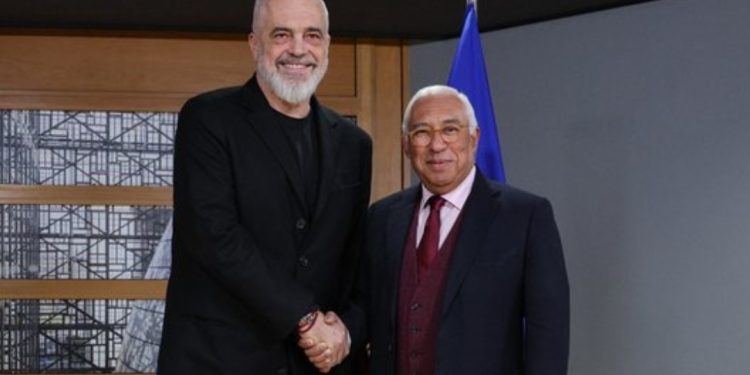 “Shqipëria në një moment kritik”/ “Shefi” i BE-së reagon për darkën me Ramën: Çfarë…
