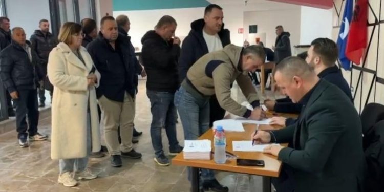 Zhvillohen zgjedhjet për kryetarin e ri të PD-së në këtë qytet, ja 3 kandidatët në garë…