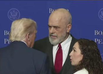 Rama dhe Osmani “kokë më kokë” me Trump, flasin për burgosjen e ish-krerëve të UÇK-së (VIDEO)
