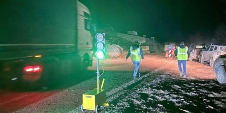 Kujdes shoferë! Ndalohet qarkullimi i kamionëve dhe autobusëve në aksin kombëtar…