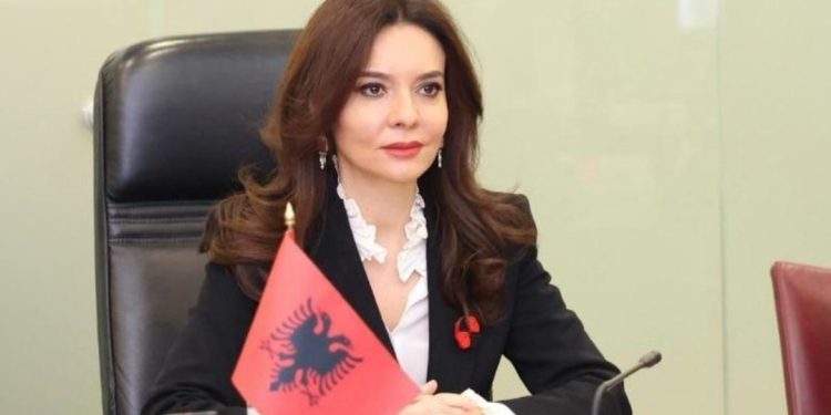 Rama e shkarkoi si Ministre/ Reagon për herë të parë Elisa Spiropali: Vendimi ishte…