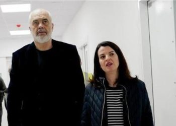 Rama e bëri zv.kryeministre, Albana Koçiu “tallet” me Sali Berishën: O Don Kishot që…