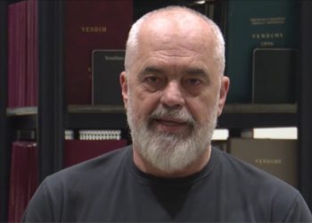 “E çmoj këtë gjest!”/ Kryeministri Rama: Rriten shpërblimet…