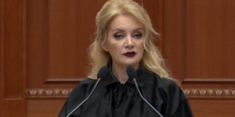 Deputetja Luarasi: Militantët e PD i vendosin flakën Tiranës dhe largojnë turistët nga Shqipëria