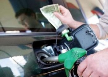 Lufta në Lindjen e Mesme prek edhe Shqipërinë, brenda 24 orëve nafta shtrenjtohet me…