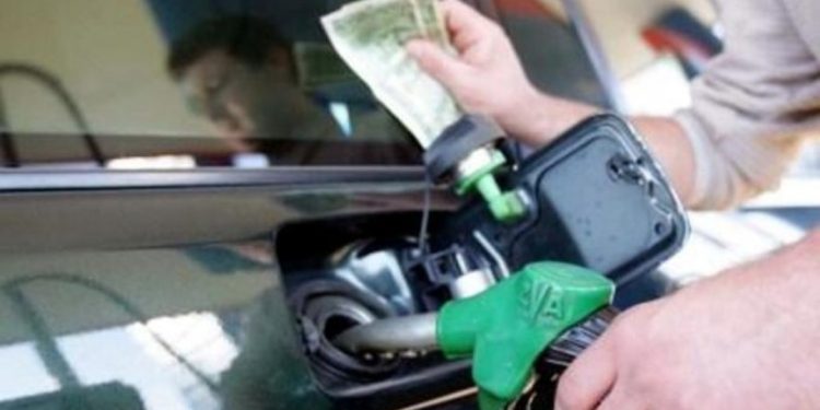 Lufta në Lindjen e Mesme prek edhe Shqipërinë, brenda 24 orëve nafta shtrenjtohet me…