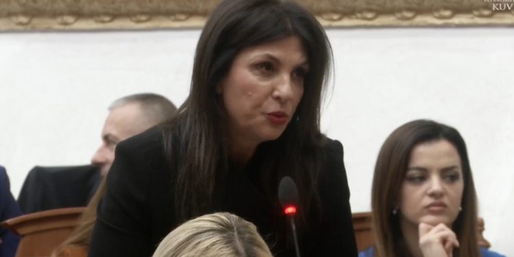 Nuk votoi shkarkimin e Spiropalit, reagon Jozefina Topalli: Iu tregoj arsyen…