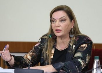 “0900, këtë numër kam për ty!”/ Albana Vokshi reagon pas deklaratës “thumbuese” të Ballës…