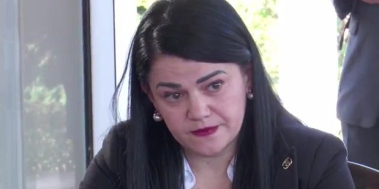 Rama habitet nga fjalët e sipërmarrëses: Do të të jap medalje, je e para që thua…