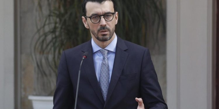 Tërhiqet kompania ofertuese për portin, ministri i ri Karakaçi tregon shkakun…