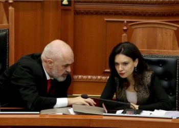 “Drekë sekrete me gjeneralin amerikan”/ Ish-deputeti nxjerr sekretin: Ja pse u shkarkua Spiropali nga Edi Rama