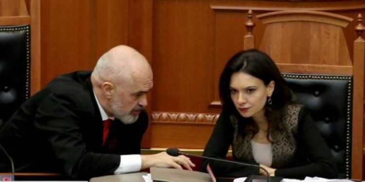 “Drekë sekrete me gjeneralin amerikan”/ Ish-deputeti nxjerr sekretin: Ja pse u shkarkua Spiropali nga Edi Rama