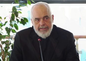 Kosova njeh kartat e identitetit të komunitetit serb, reagon Rama: BE urgjent duhet të…