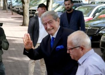 Ish-deputeti i PD-së “shpërthen” ndaj Berishës: Për të hequr qafe…