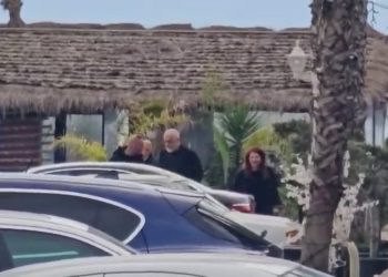 VIDEO/ Rama mbyll takimin në Vlorë, i nervozuar! Bën shenja me duar, bërtet…