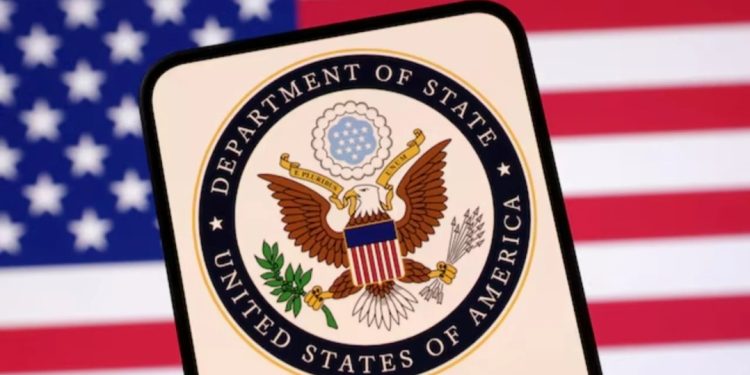 Garanci 15 mijë dollarë për të marrë vizën amerikane, Trump shton 12 shtete në listën e re…