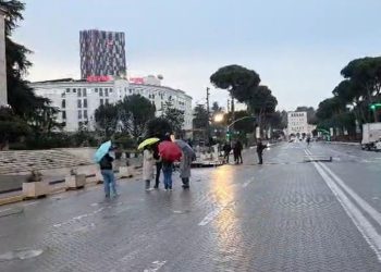 Karburanti arrin 220 lekë, dështon protesta kundër rritjes së çmimit të naftës! Asnjë qytetar…