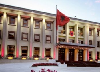 Shkarkohet komandanti i Forcës Ajrore, ja kush e zëvendëson/ EMRI