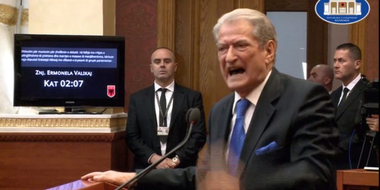 Pas Ditës së Verës/ Berisha nuk pret më! Ditën e hënë kryen LËVIZJEN në selinë blu…