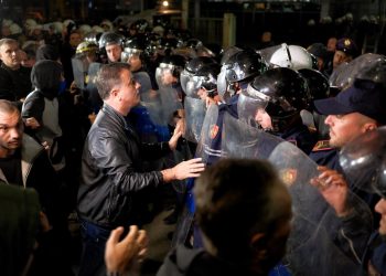 Lajm i Fundit/ Arrestohen 4 militantë të PD! Policia çon në SPAK deputetin demokrat…