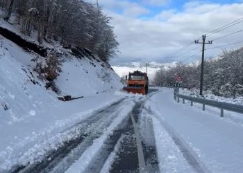 “Tërbohet” moti në Pranverë/ E pabesueshme! Sa ka arritur trashësia e dëborës në…