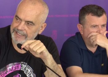 Imuniteti i Ballukut/ Pritet “luftë” në protestën e PD, Balla i dërgon mesazhin URGJENT deputetëve të PS