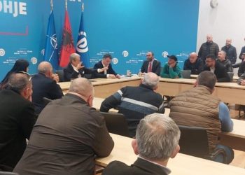 Revoltë kundër Nokës/ Demokratët e Krujës e Fushë-Krujës “pushtojnë” Selinë e PD, ndërhyn…
