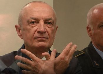 I dobësuar dhe i zbehtë, përfaqësuesi i Helsinkit flet për gjendjen shëndetësore të Ilir Metës: I çojnë…
