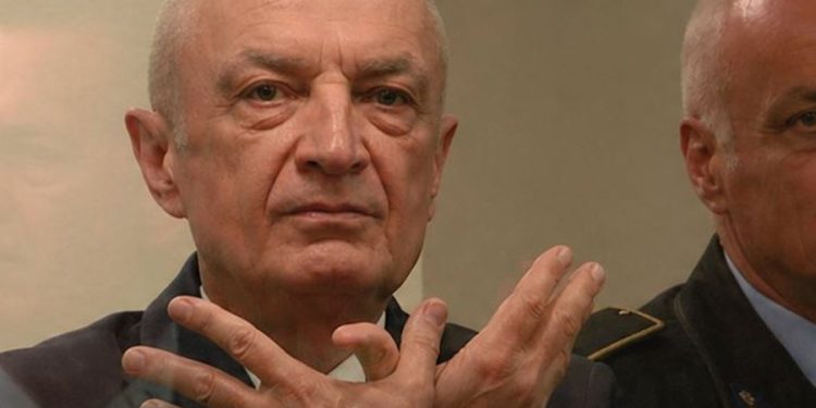 I dobësuar dhe i zbehtë, përfaqësuesi i Helsinkit flet për gjendjen shëndetësore të Ilir Metës: I çojnë…