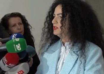 E vetmja që mori “bekimin” e Nokës për të kandiduar përballë Berishës! Kush është mjekja Mereme Sela…