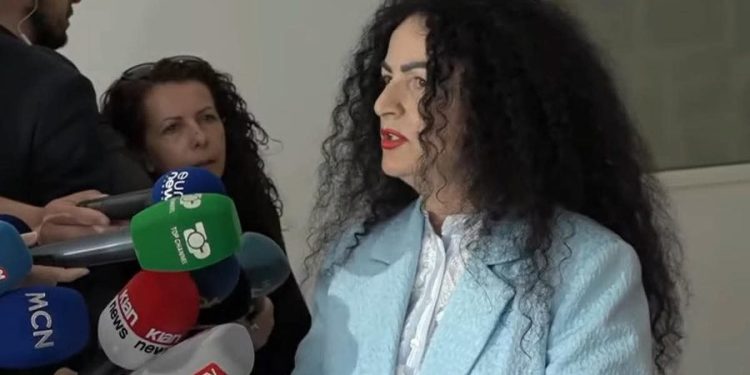 E vetmja që mori “bekimin” e Nokës për të kandiduar përballë Berishës! Kush është mjekja Mereme Sela…