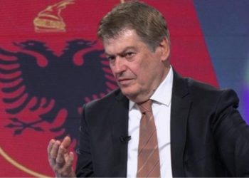 Bamir Topi hedh akuza të forta: Me përjashtimin e Salianjit tregoi që është komunist! Berisha bën…